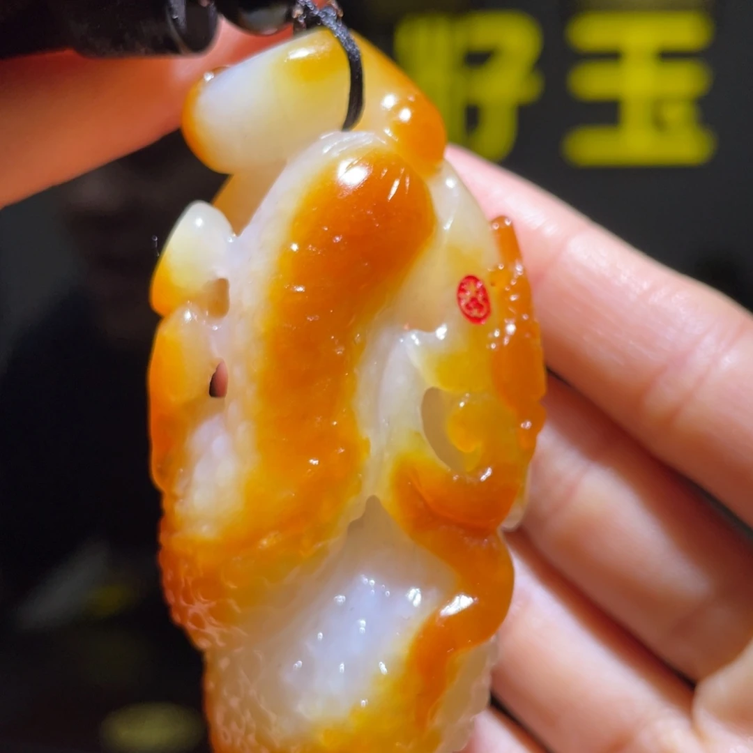 Y***子颈饰未镶嵌和田玉
