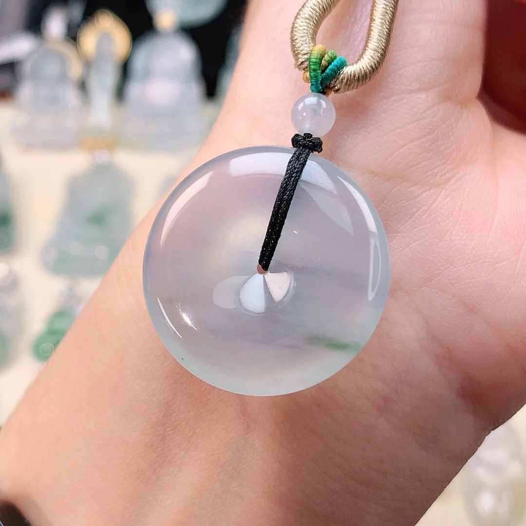 翡翠未镶嵌颈饰平安扣