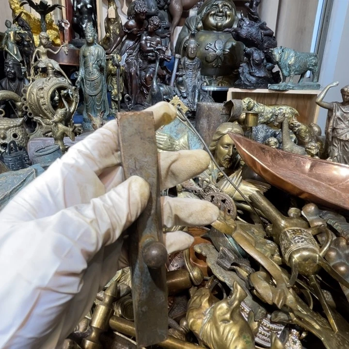 求**求大阪回流铜器摆件微瑕疵