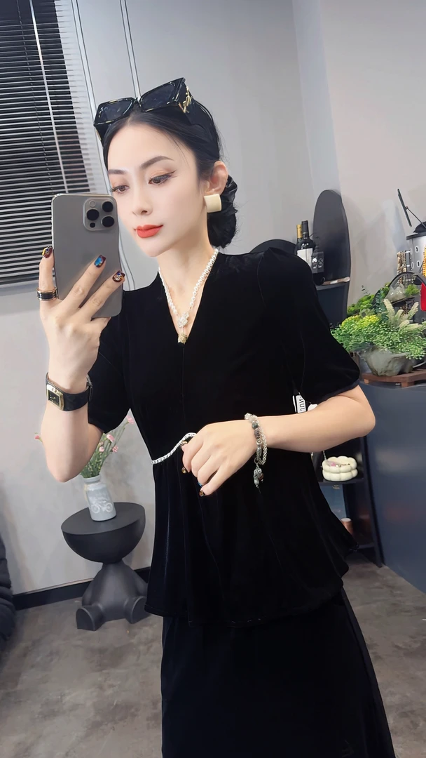 （柒贰柒服饰）25夏季新款串珠收腰时尚打底衫