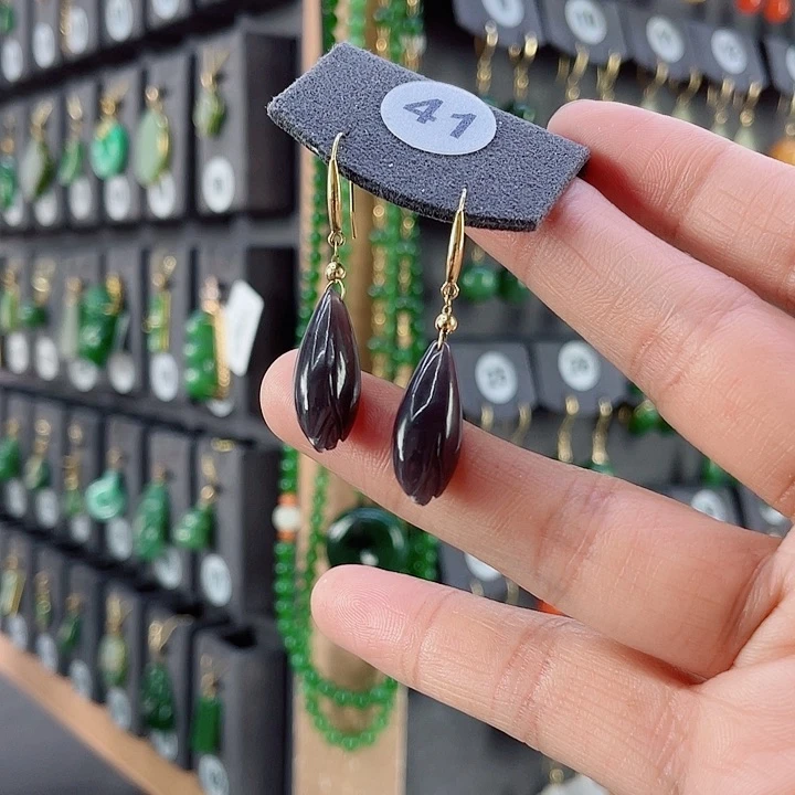 18K金镶嵌和田玉耳饰