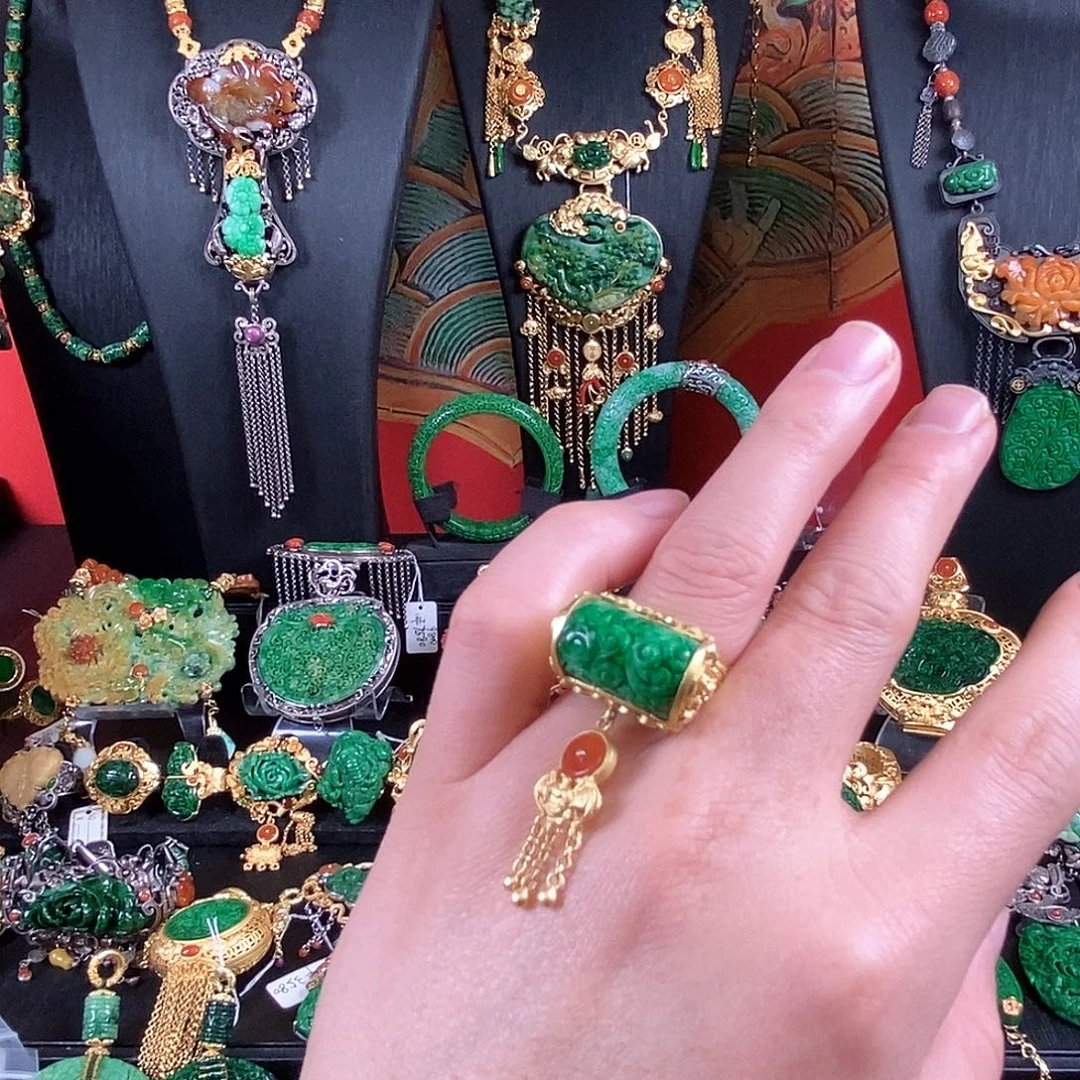 翡翠未镶嵌戒指戒指