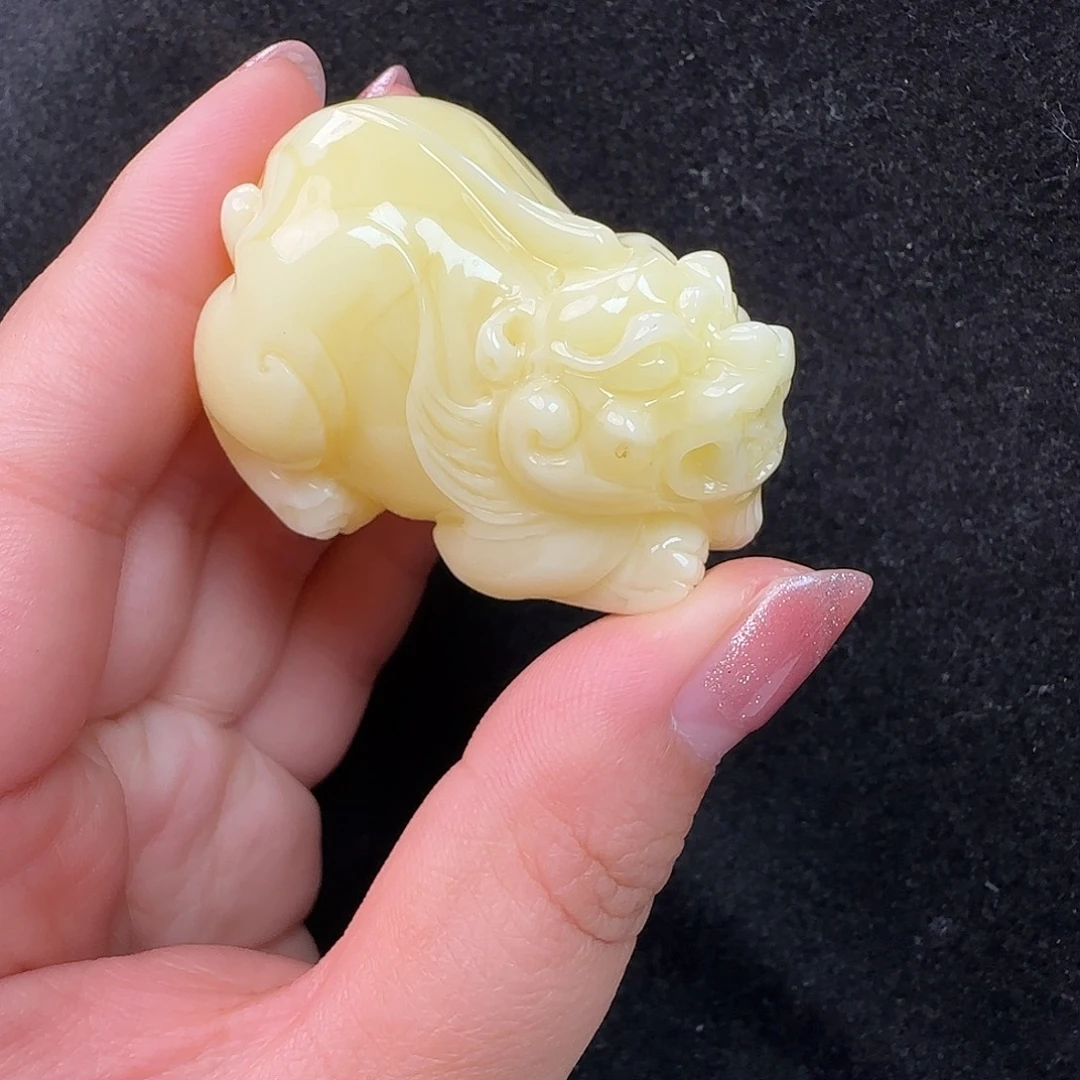 蜜蜡未镶嵌珠宝奇石