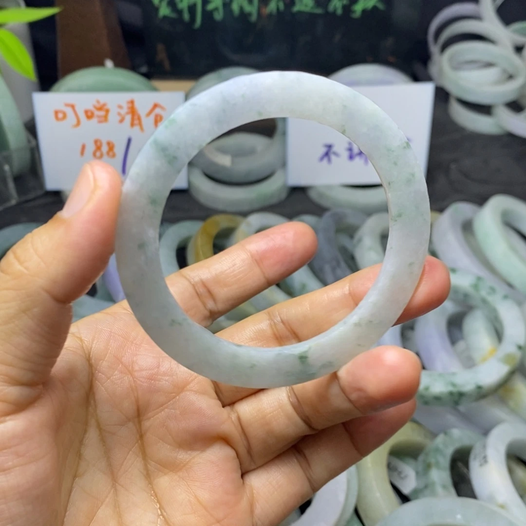 定制翡翠未镶嵌手镯