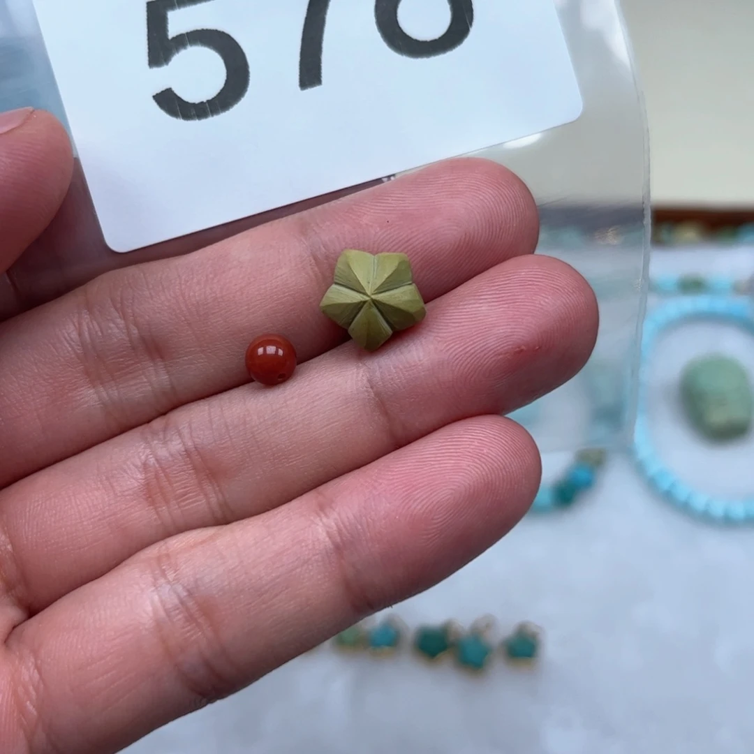 南红玛瑙未镶嵌珠宝奇石