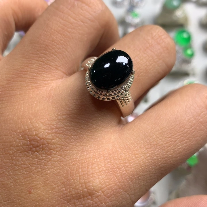 翡翠未镶嵌戒指铜托，卖裸石，需要二次镶嵌