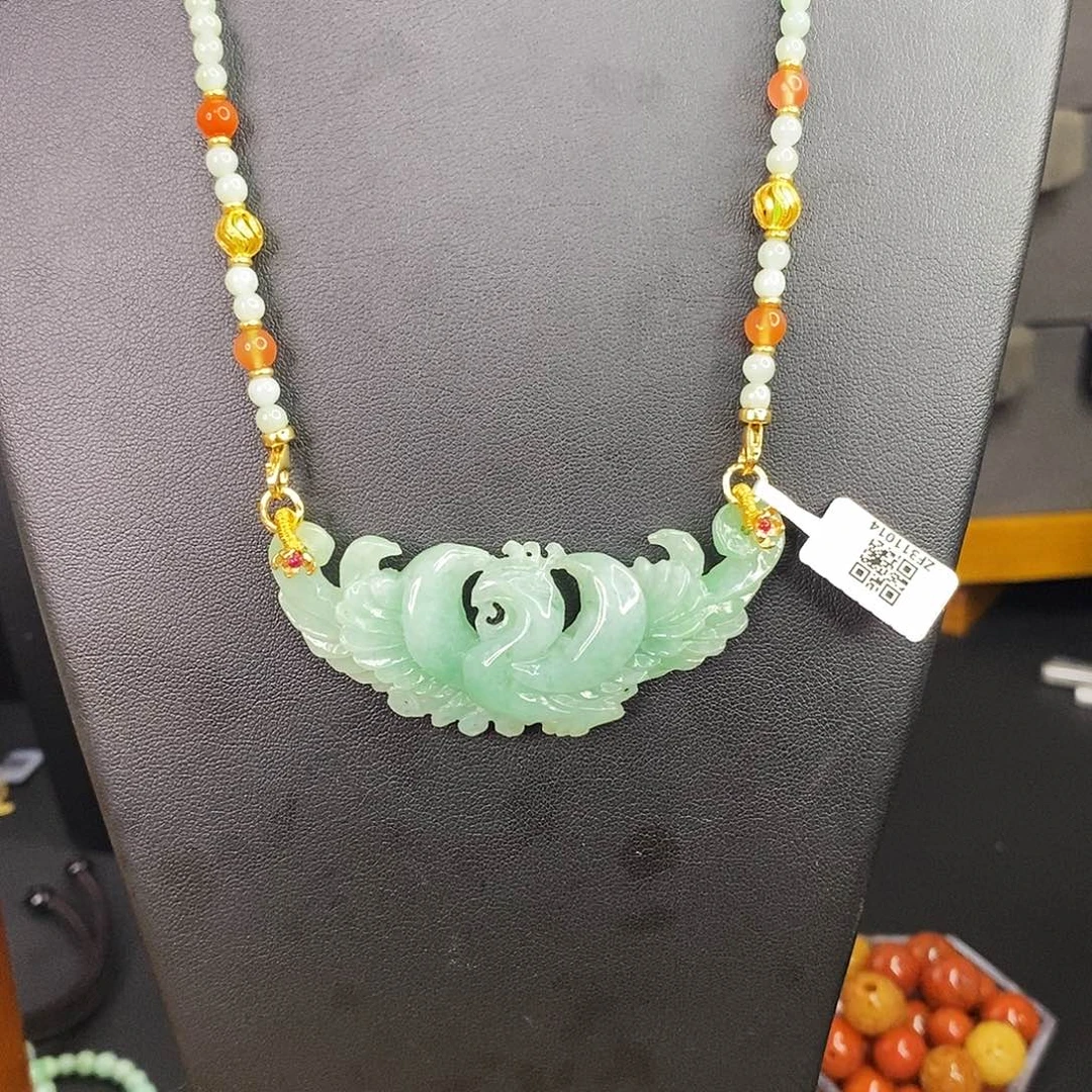 颈饰未镶嵌翡翠吊坠