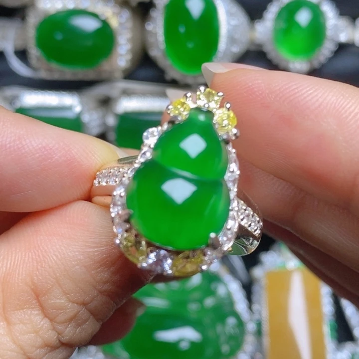 翡翠未镶嵌挂件蛋面