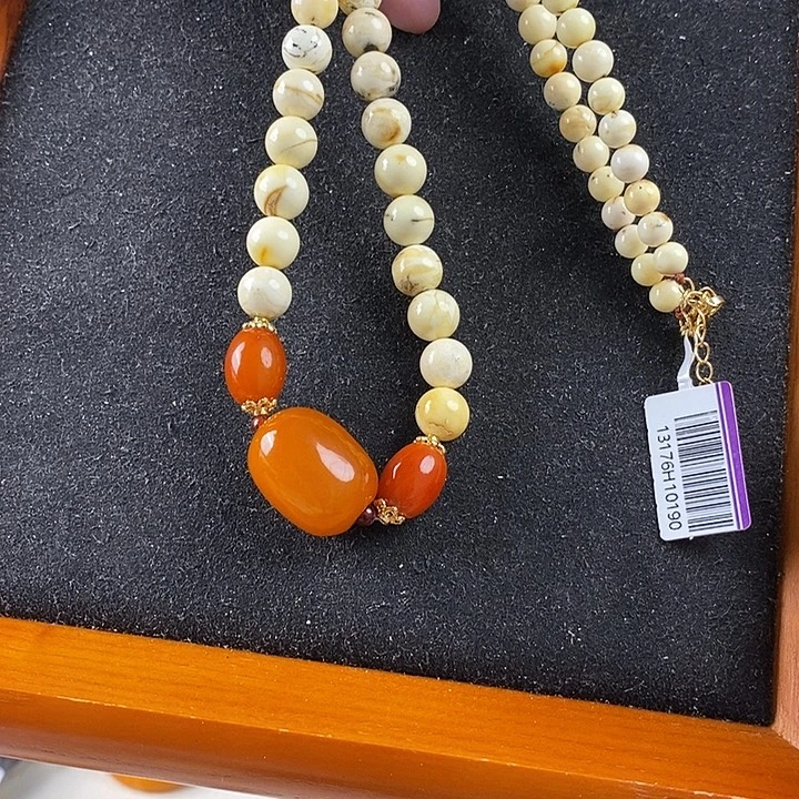 蜜蜡未镶嵌珠宝奇石