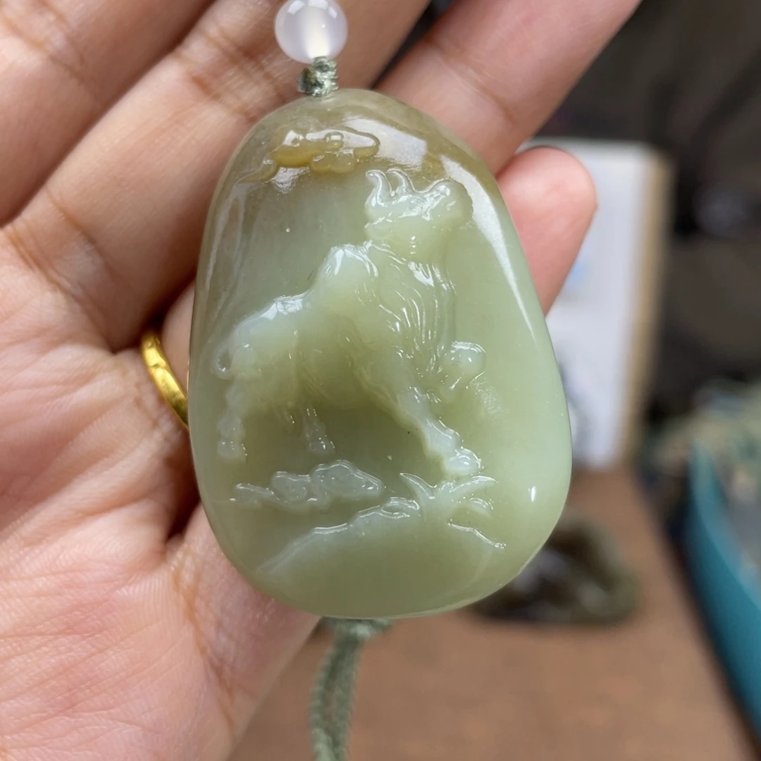 和田玉未镶嵌颈饰