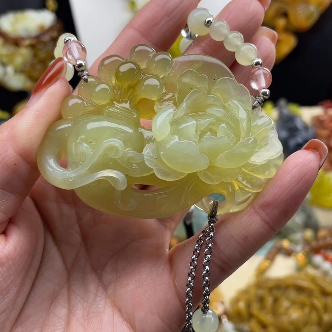 未镶嵌蛇纹石玉颈饰