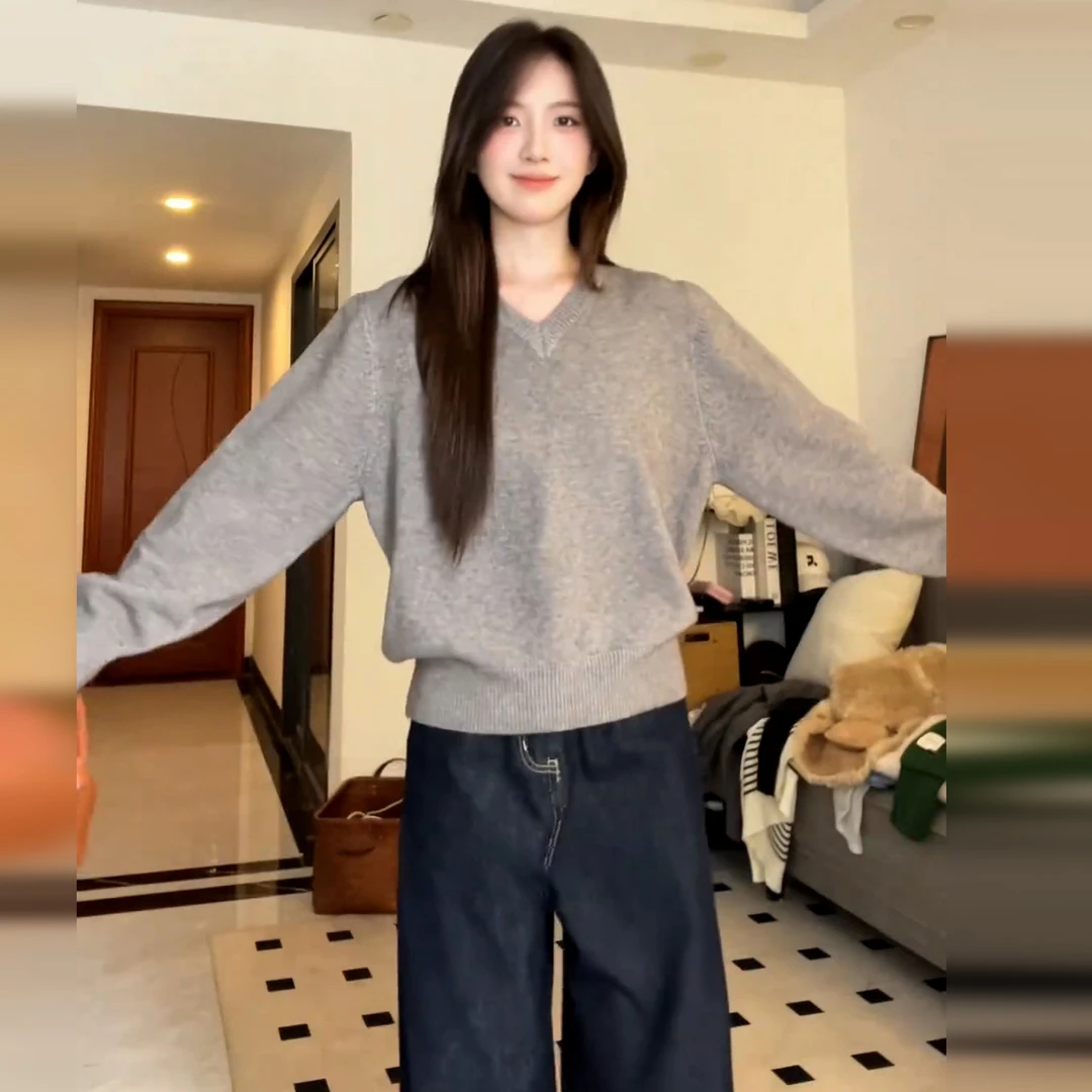 2025新款高级感灰色v领针织毛衣女秋冬季慵懒宽松内搭打底衫上衣