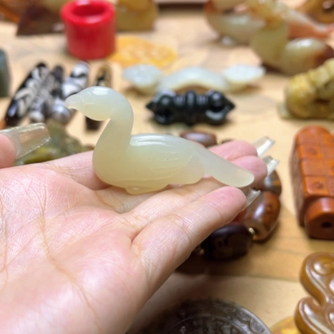 【闪购商品】蛇纹石玉颈饰未镶嵌