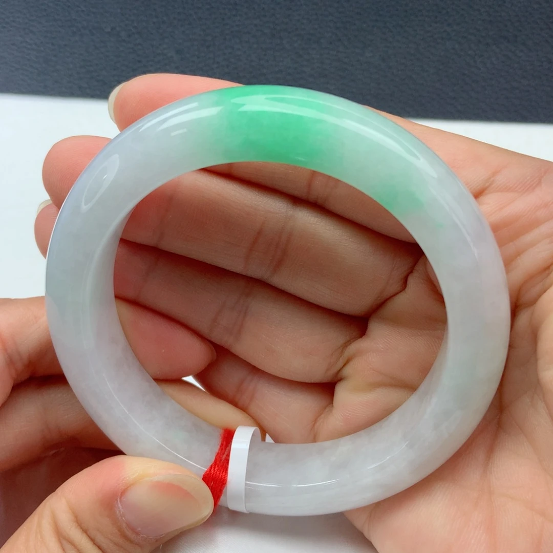 翡翠手镯未镶嵌58圈