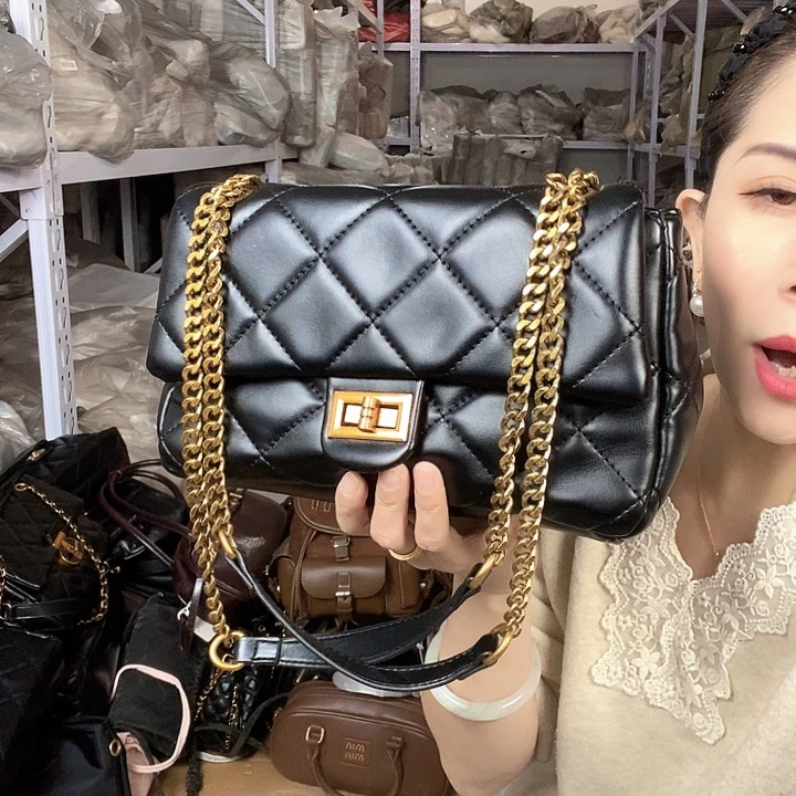 蚕丝小牛剖层皮革PU