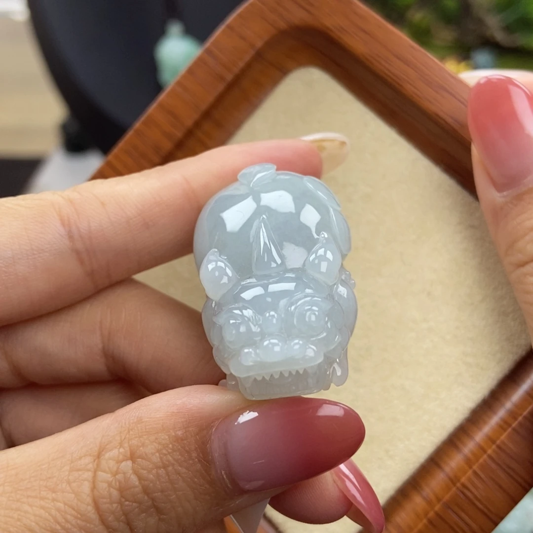颈饰未镶嵌翡翠大肚貔貅