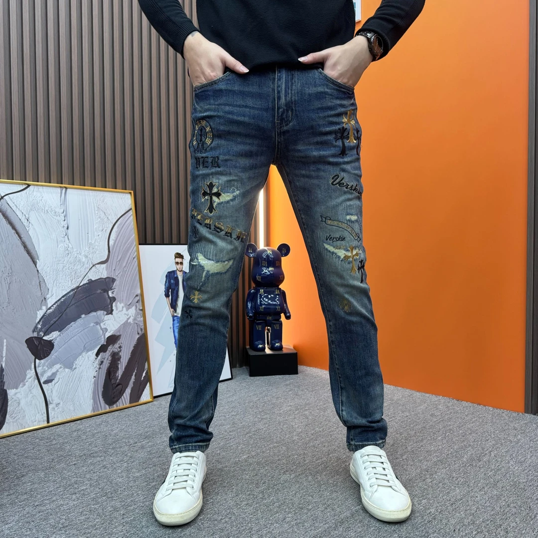 秋冬时尚牛仔裤修身小脚刺绣轻奢破洞潮流复古水洗蓝休闲牛仔裤