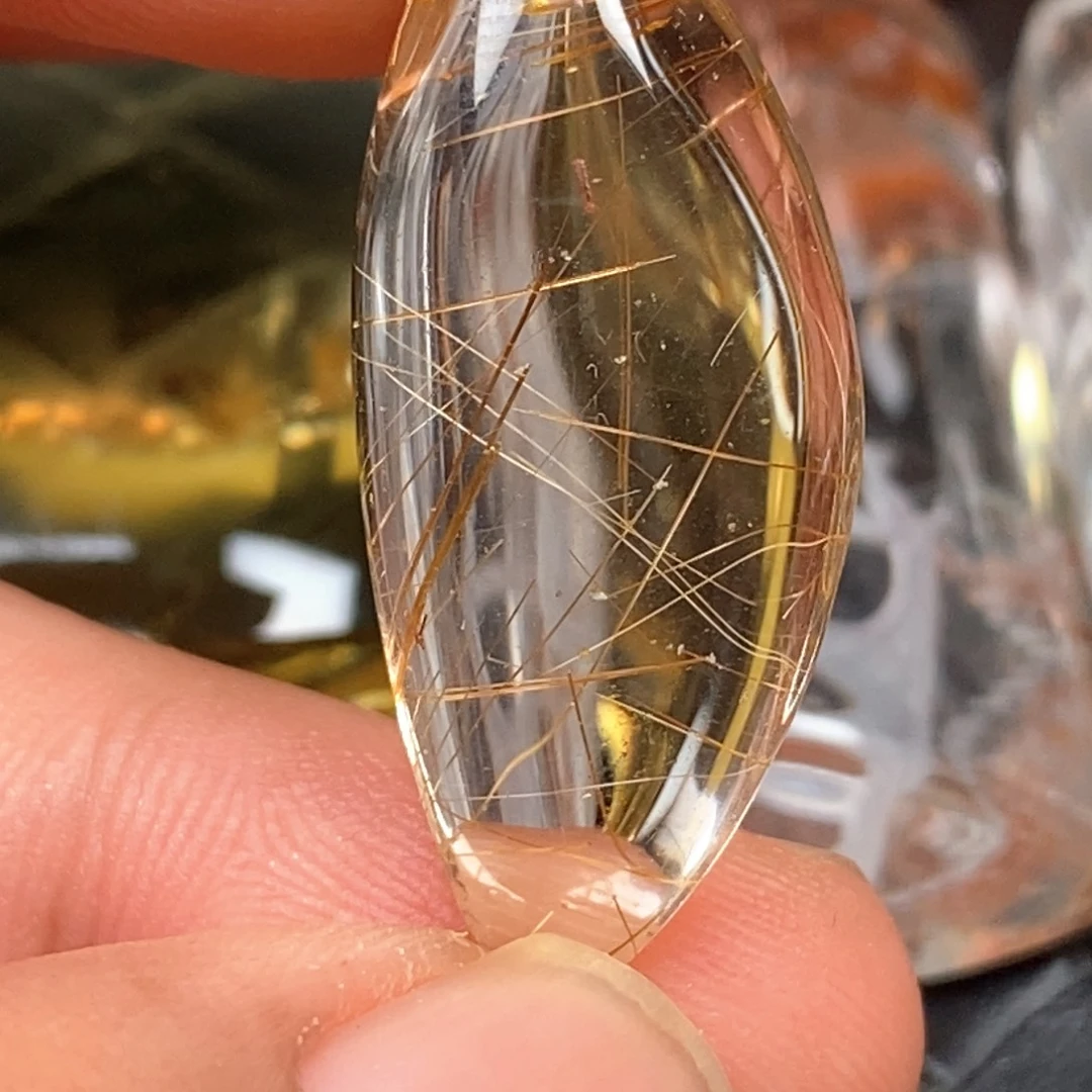 余***好未镶嵌颈饰水晶水晶