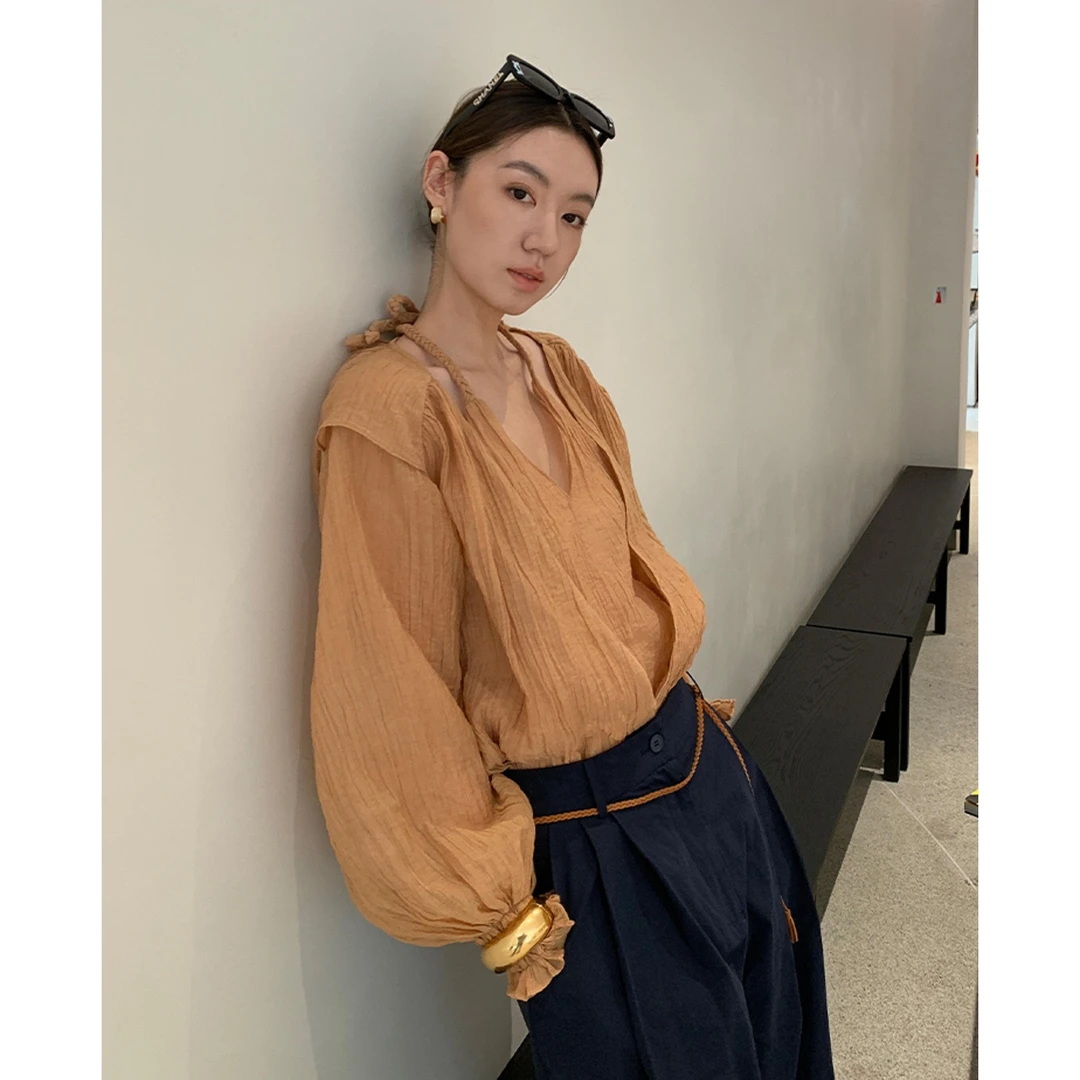 法式超好看独特漂亮小上衣V领挂脖小衫高级感chic别致橘色衬衫秋