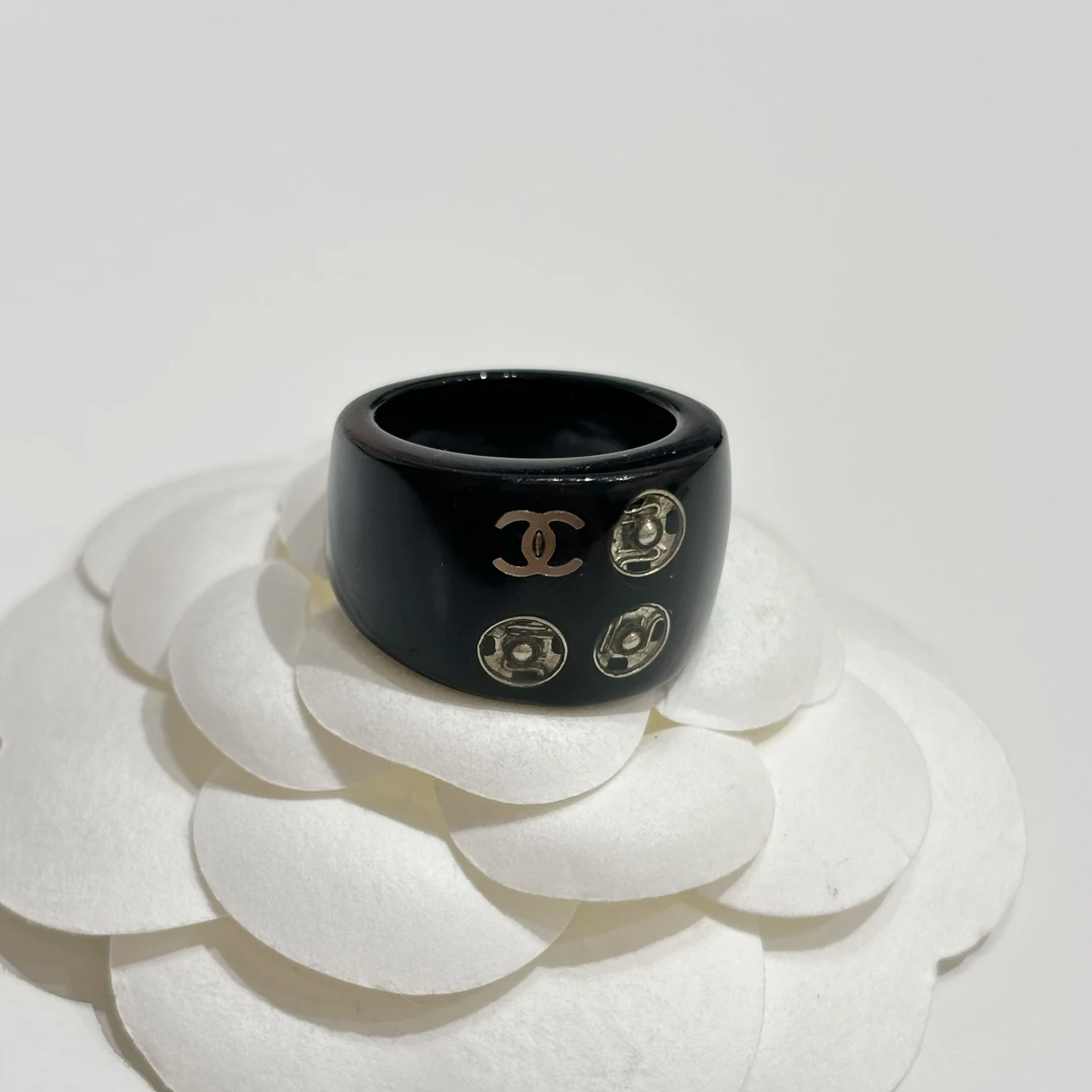 95新 Chanel/香奈儿 Chanel01p黑色亚克力戒指57575369