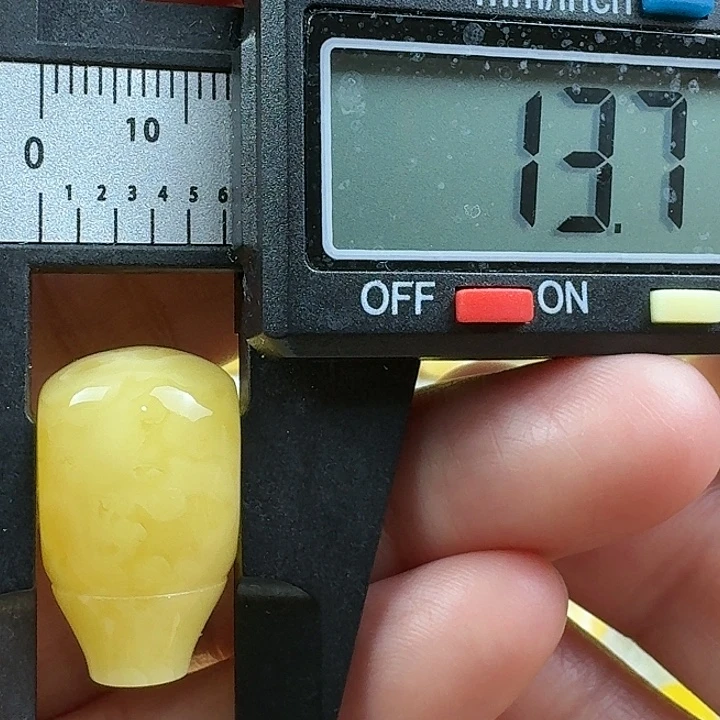 蜜蜡未镶嵌裸石26