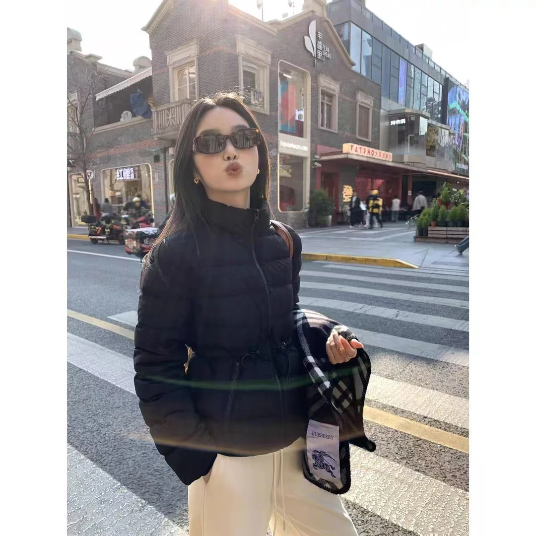 2025年黑色立领轻薄羽绒服女冬季宽松收腰休闲白鸭绒短款外套