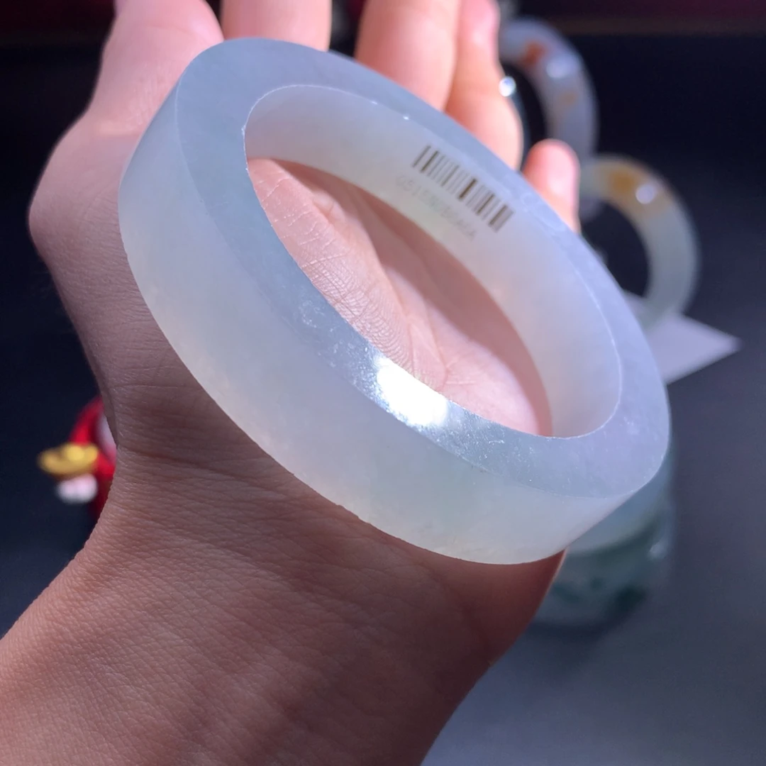 定制翡翠未镶嵌翡翠手镯