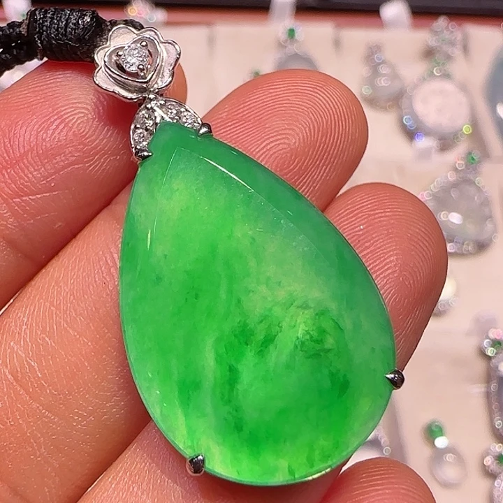 翡翠吊坠(不含链)18K金镶嵌吊坠