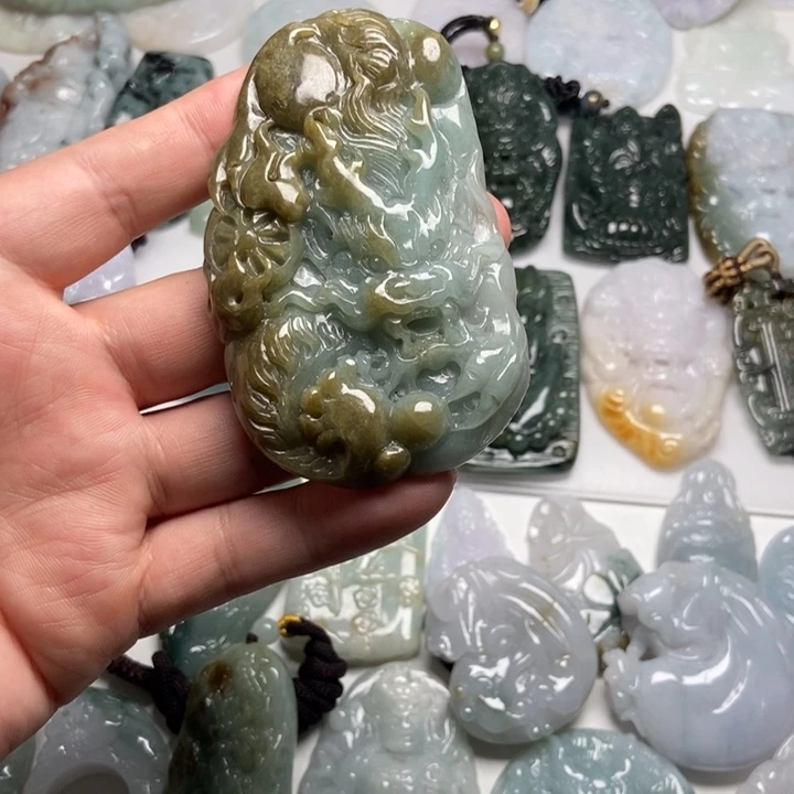 翡翠未镶嵌颈饰龙牌91