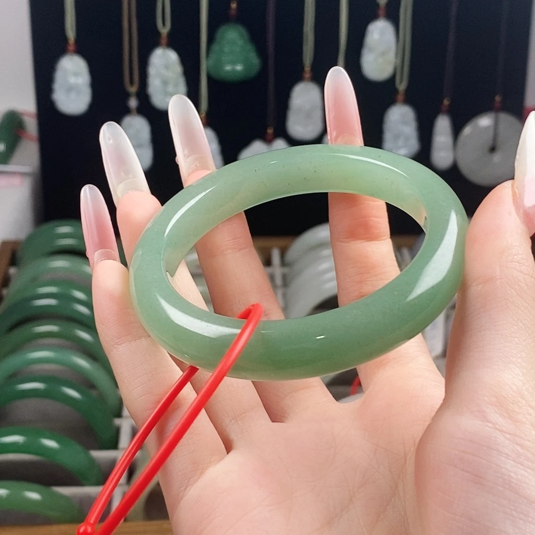 东陵石未镶嵌手镯