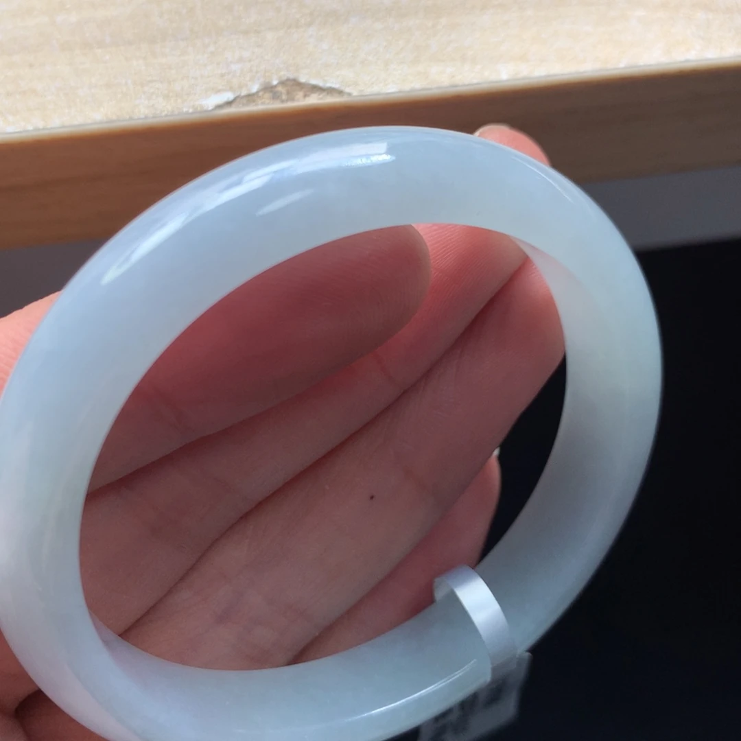 未镶嵌手镯翡翠手镯