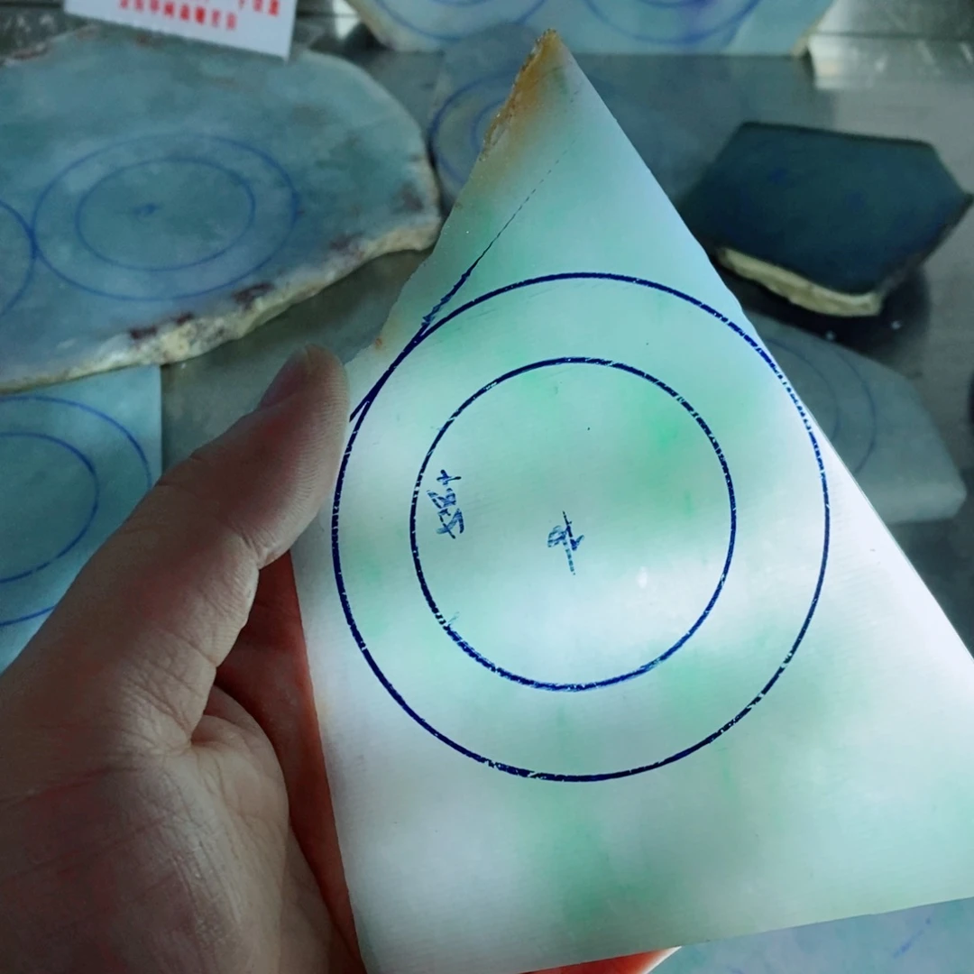 未镶嵌手镯定制翡翠妖*