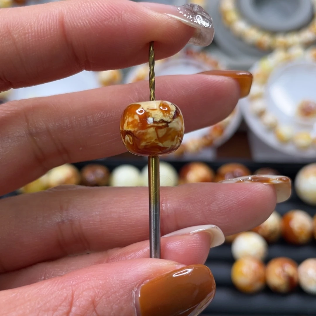 琥珀裸石未镶嵌善****龙蜜蜡