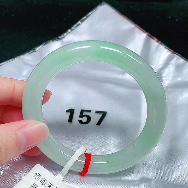 翡翠未镶嵌手镯（圆镯）