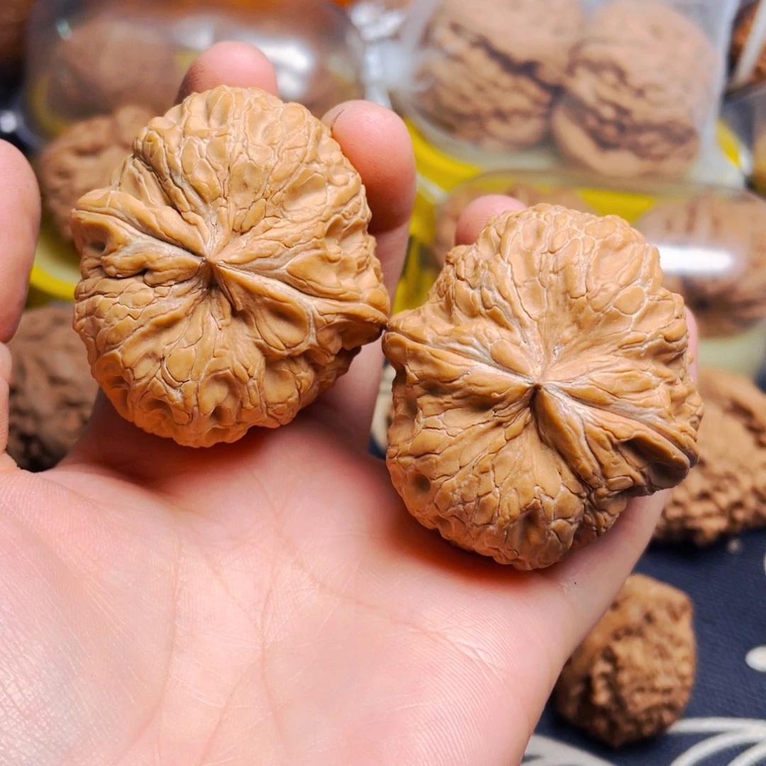 文玩核桃吊坠驴打滚