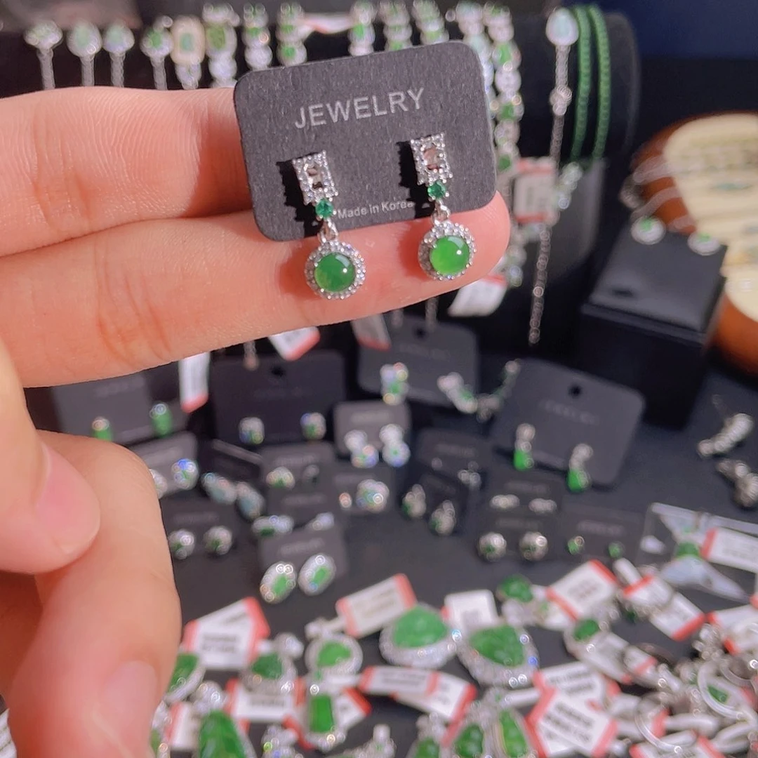 未镶嵌翡翠耳钉