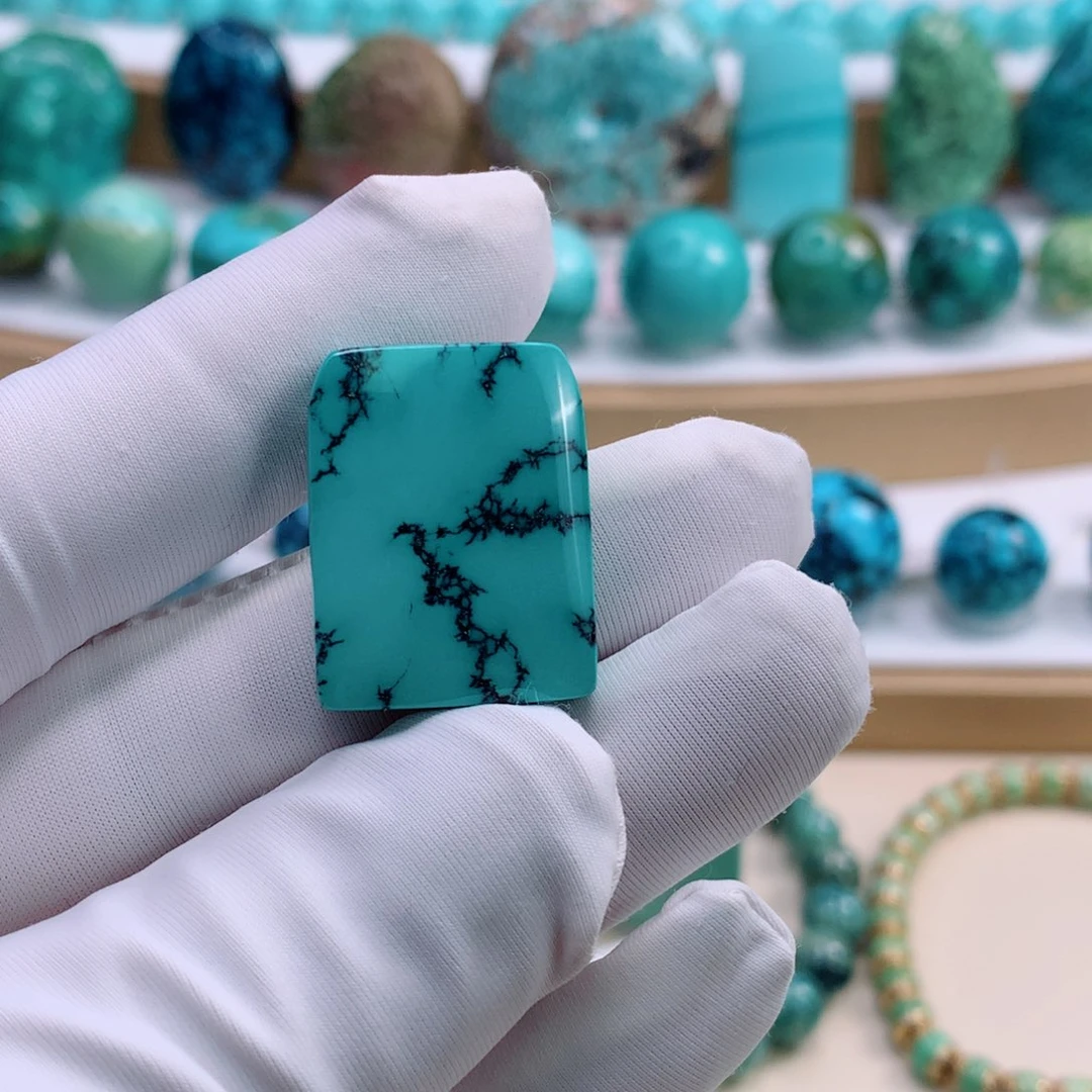 未镶嵌绿松石颈饰