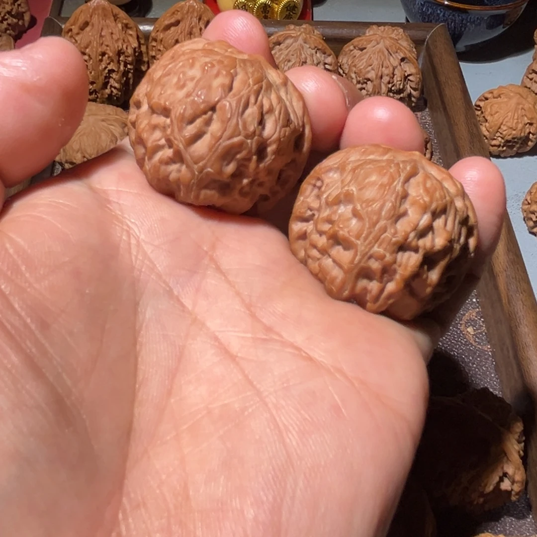 胖****瑞麟文玩核桃山地无名野核 37.37.32