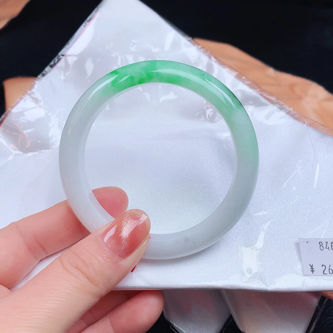翡翠手镯未镶嵌余*8469xccvv