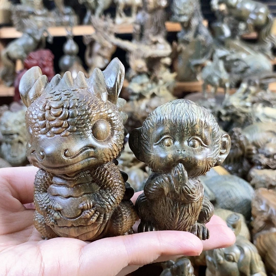 维腊木（绿檀）把件