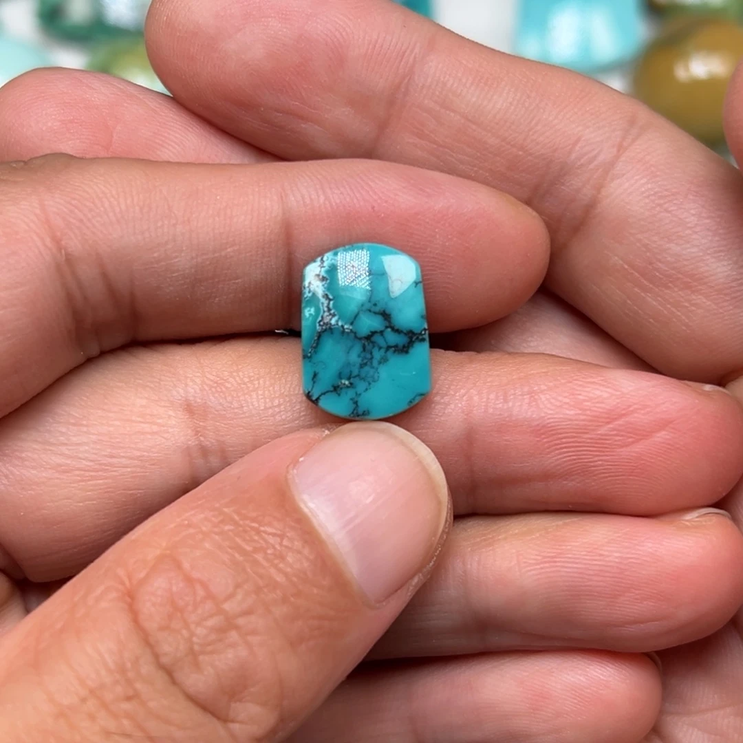 小***子绿松石未镶嵌珠宝奇石