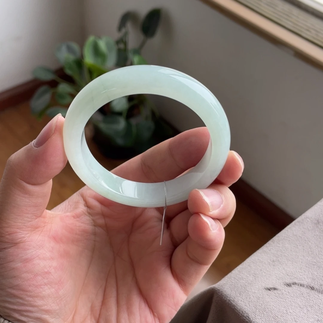 翡翠未镶嵌手镯果绿小圈