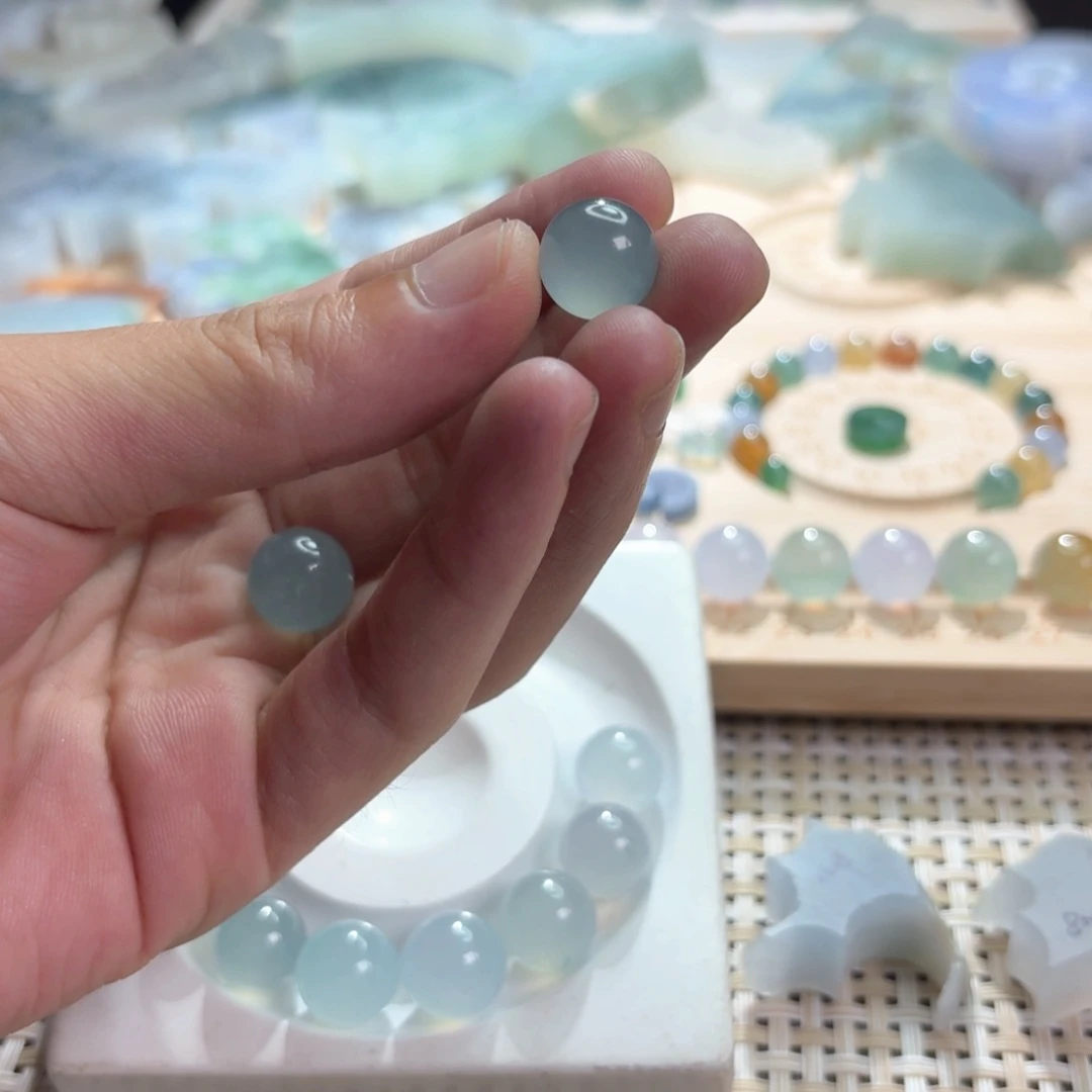 定制翡翠未镶嵌花**放