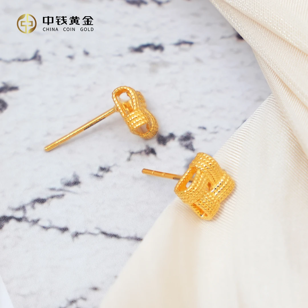 足金5G简约立体方形直针耳钉