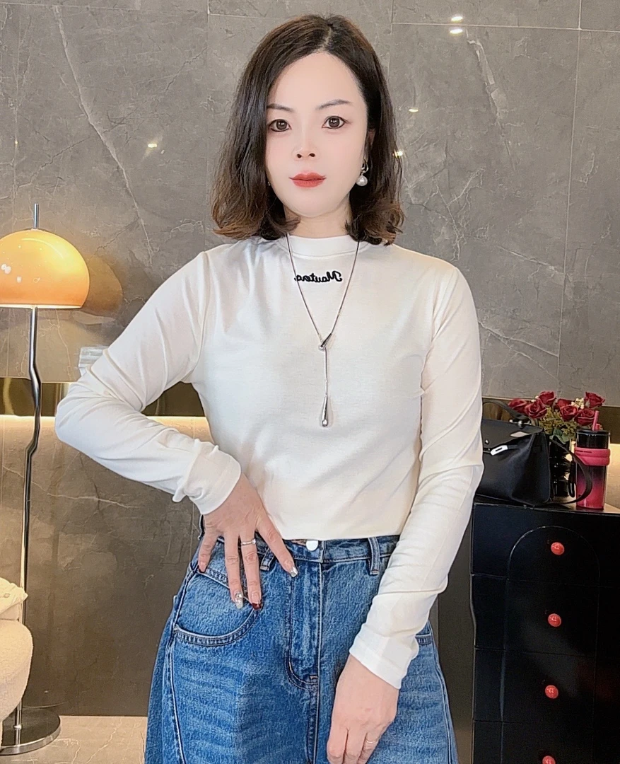 （韩熙）韩国2025春款百搭修身显瘦上衣圆领T恤前面刺绣打底衫女