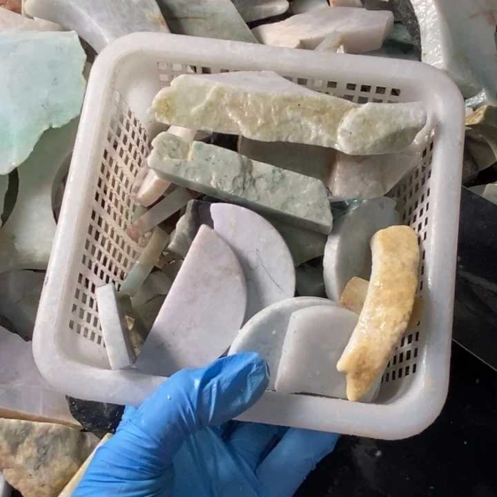 翡翠颈饰未镶嵌天然翡翠