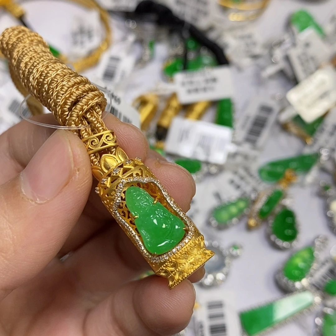 【闪购商品】颈饰18K金镶嵌翡翠?**y吊坠