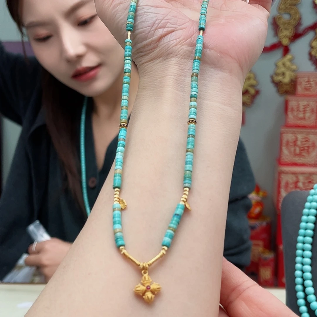 绿松石颈饰18K金镶嵌