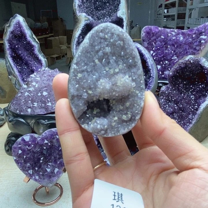 紫晶未镶嵌大型摆件（非配饰）