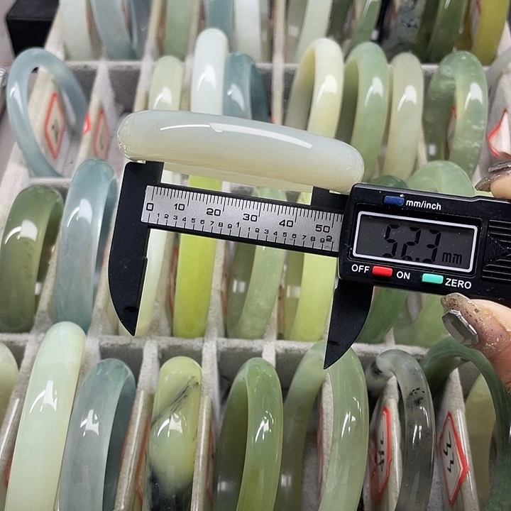 蛇纹石玉未镶嵌手镯19